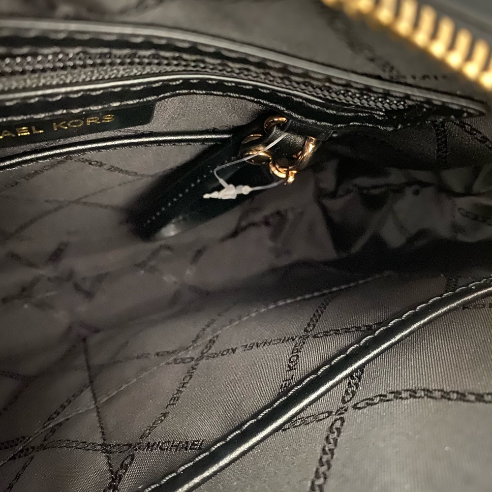 📌SOLD MICHAEL KORS Black Satchel - Picture 11 of 15